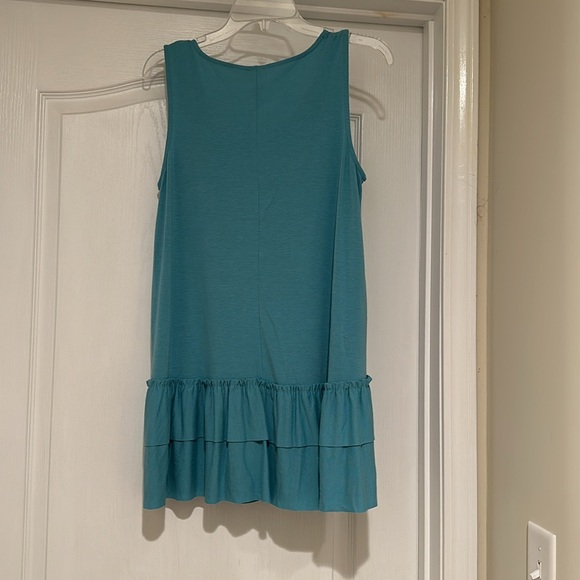 Zenana Ruffle Bottom Tanks- Set of 3 - Picture 3 of 5